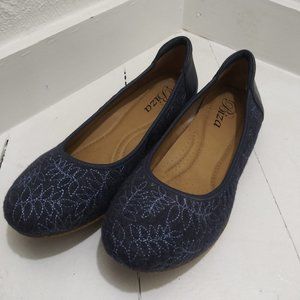 Biza "Victory" flats - sz 41 - us 10/10.5